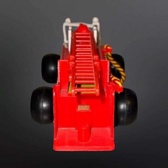 Vintage 1968 Fisher Price Fire Engine #720 #1 Firefighter, Ladder, Hose and Bell - Picture 11 of 15